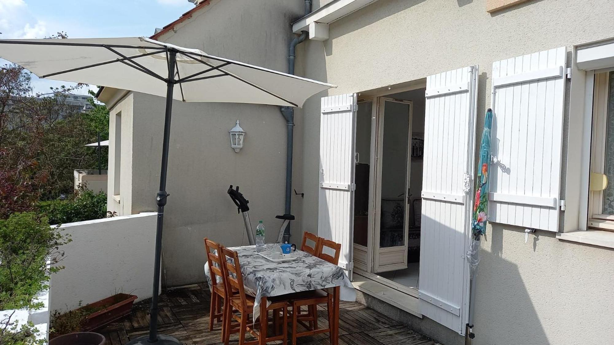 Location Chambre Double Dans Appartement - Cergy Esterno foto